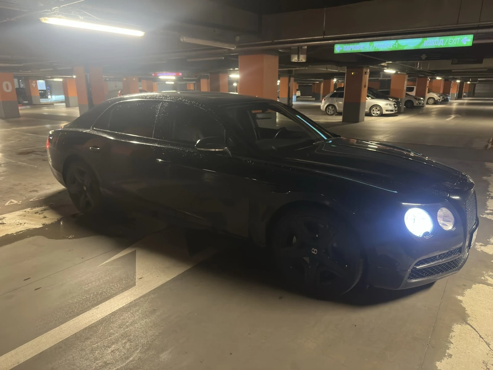 Bentley Flying Spur V8, TV, Lizing