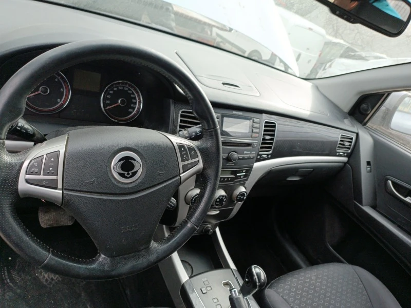 SsangYong Korando, снимка 5 - Автомобили и джипове - 42072386