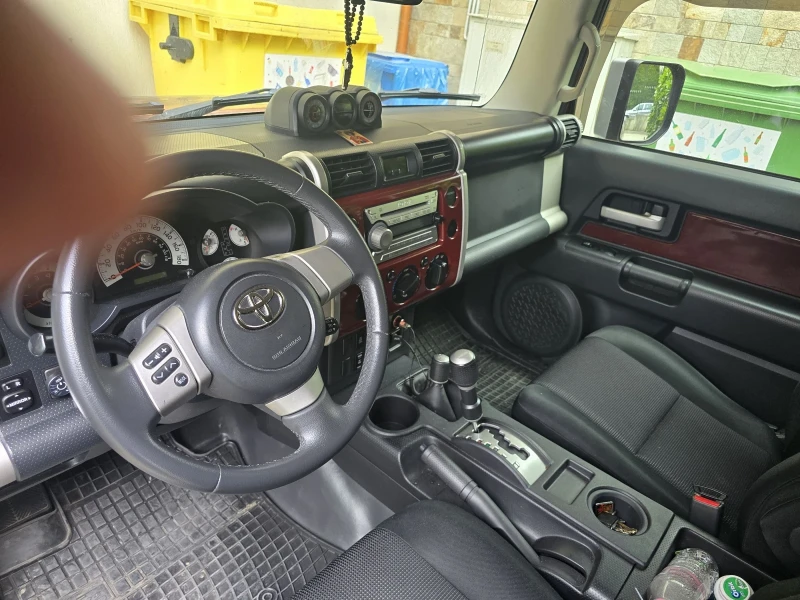 Toyota Fj cruiser Джип, снимка 4 - Автомобили и джипове - 51981637