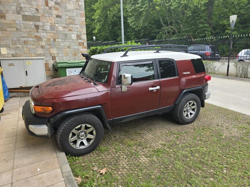 Toyota Fj cruiser Джип, снимка 2 - Автомобили и джипове - 51981637