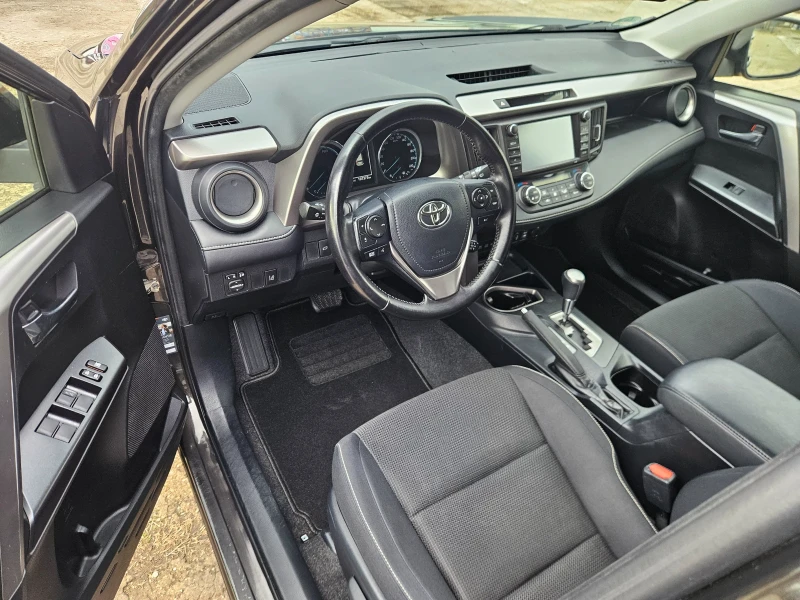 Toyota Rav4 107000.km, снимка 12 - Автомобили и джипове - 52497669