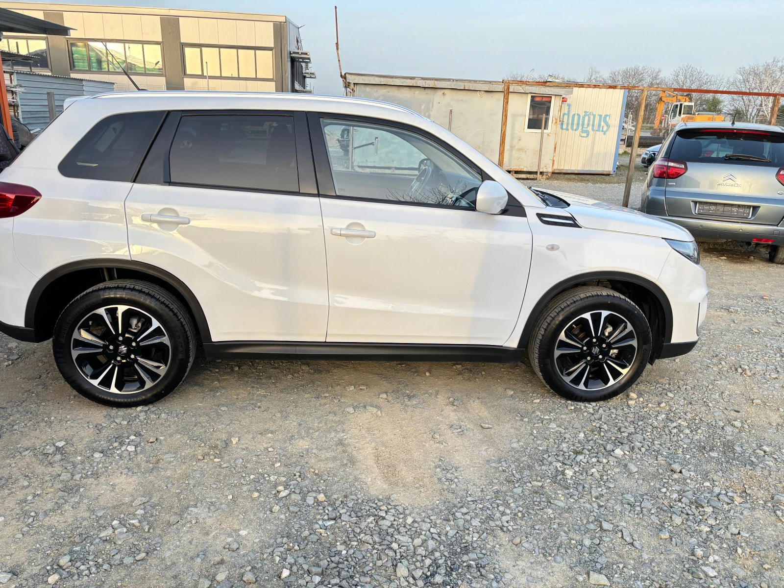 Suzuki Vitara 1.4 Haibrid All Grip Distr. - изображение 8