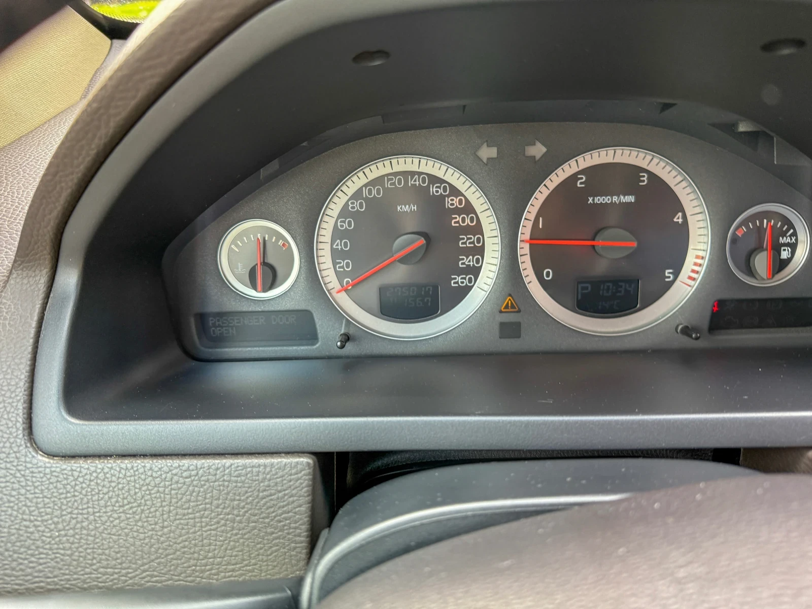 Volvo Xc90 D5 2.4 Turbo Diesel 204 к.с. - изображение 10