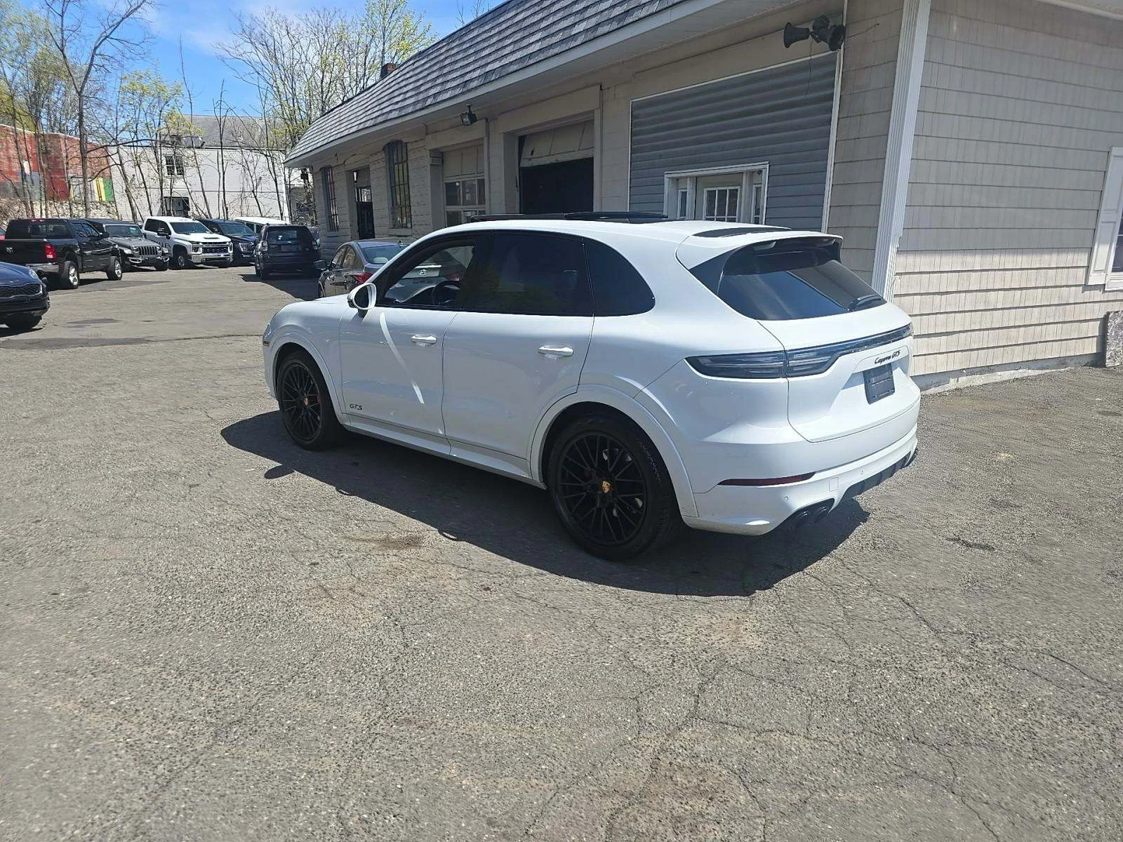 Porsche Cayenne  - изображение 2