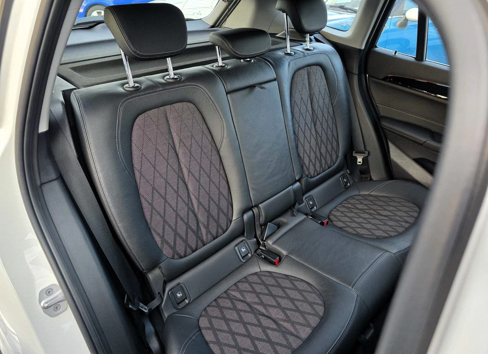 BMW X1 2.0d/xDrive/X-Line/Automatic, снимка 13 - Автомобили и джипове - 54310194