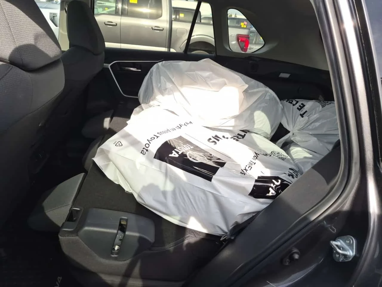 Toyota Rav4 * Awd Hybrid Xle * CARFAX * ����� �� ����������� | Mobile.bg � ����������� 13