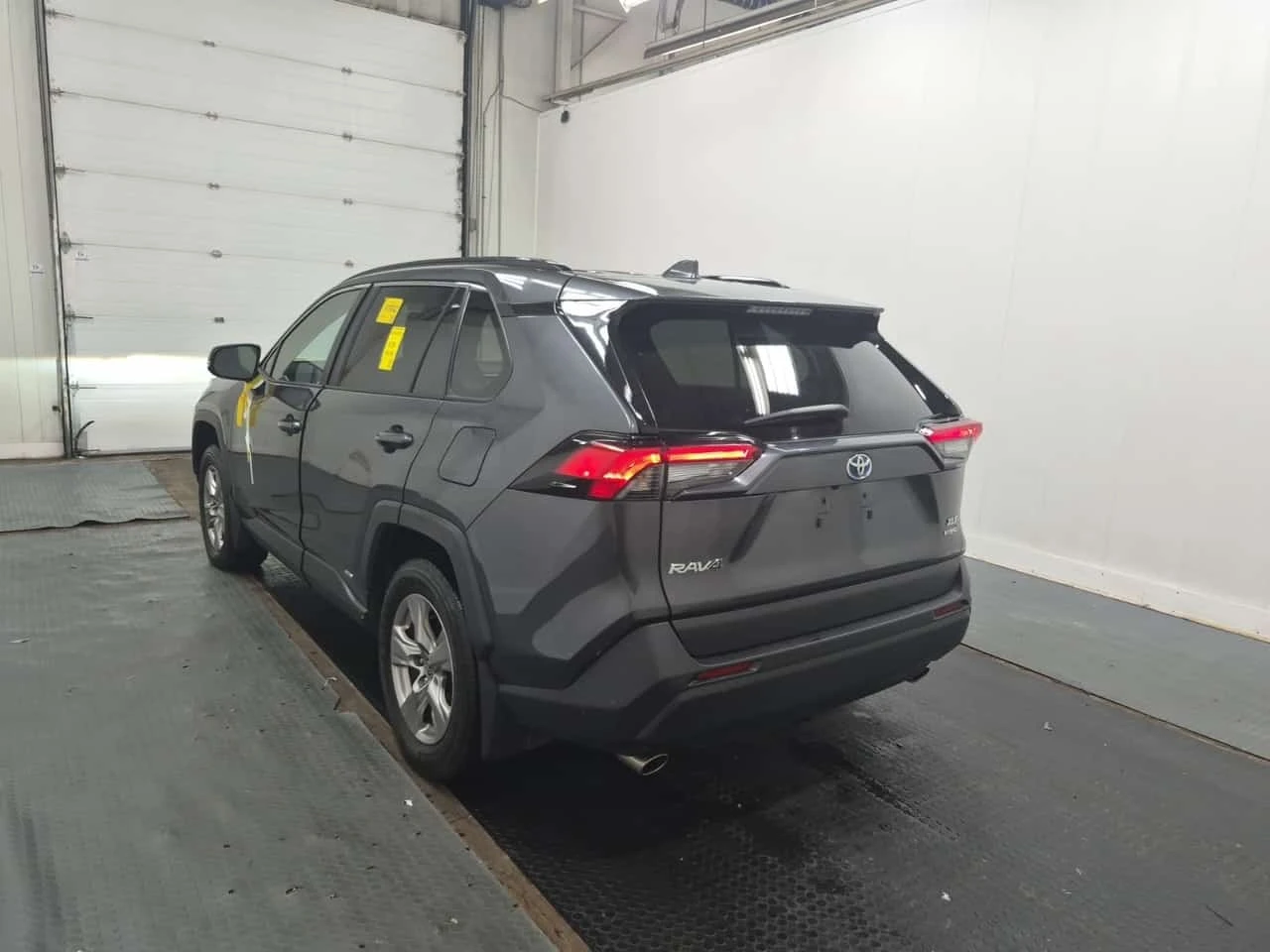 Toyota Rav4 * Awd Hybrid Xle * CARFAX * ����� �� ����������� | Mobile.bg � ����������� 4