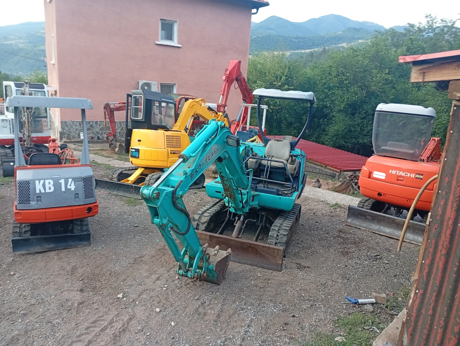 Багер Hitachi EX22, снимка 3 - Индустриална техника - 55491578