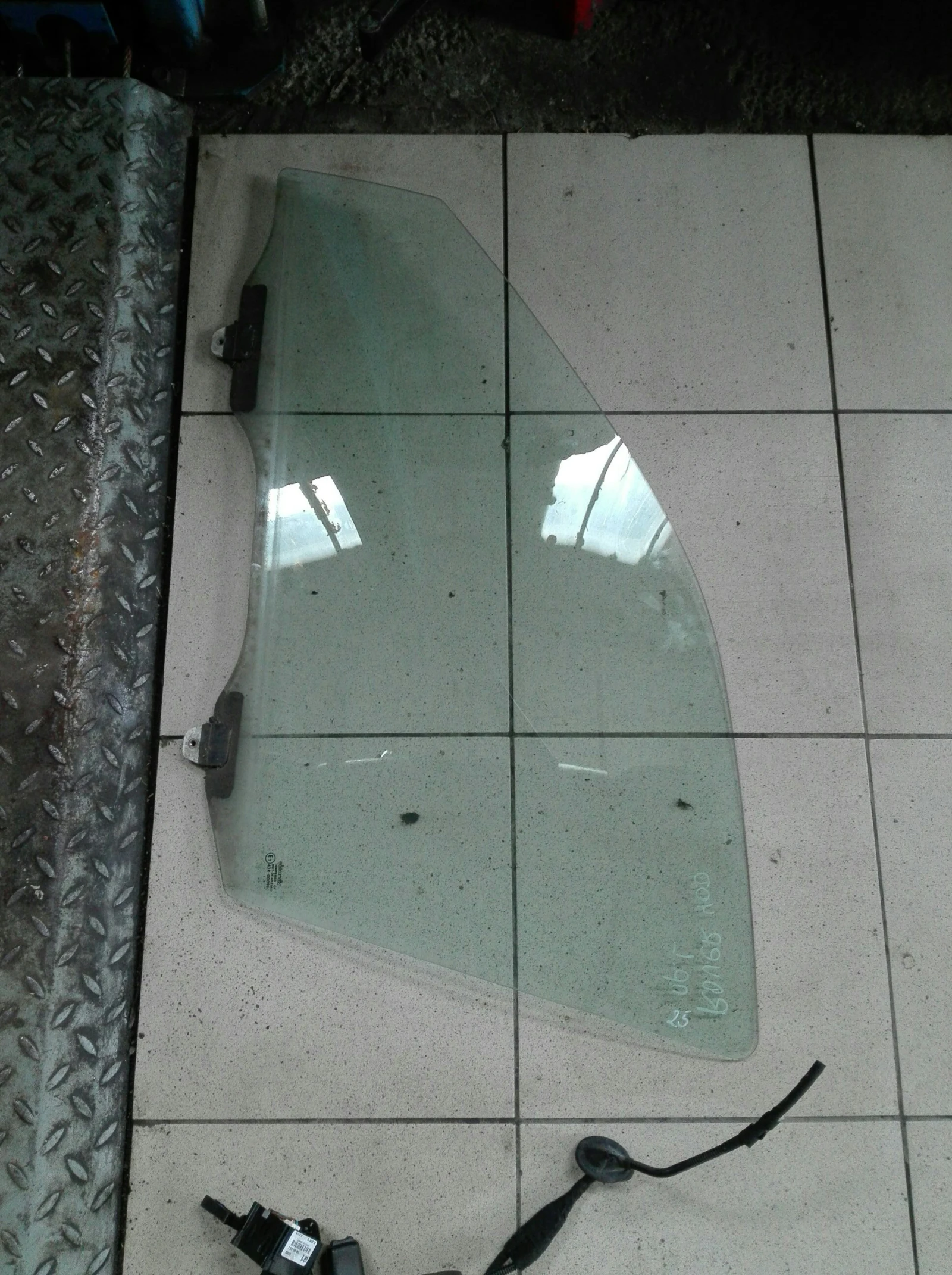 ������ ������ ���� ����� 400 | Mobile.bg � ����������� 1