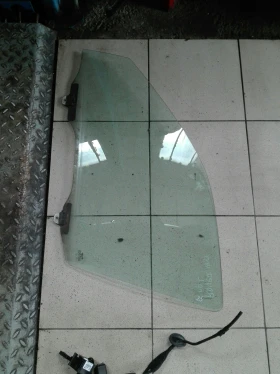 стъкло предно ляво ровър 400