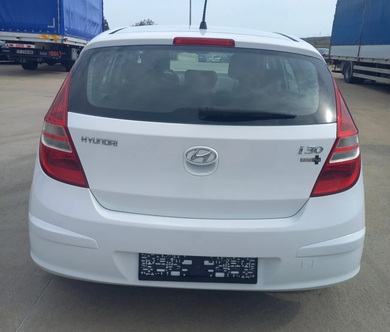 Hyundai I30 1.4i, снимка 4 - Автомобили и джипове - 47558033