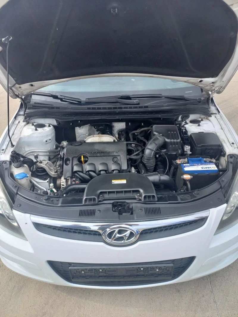 Hyundai I30 1.4i, снимка 9 - Автомобили и джипове - 47558033