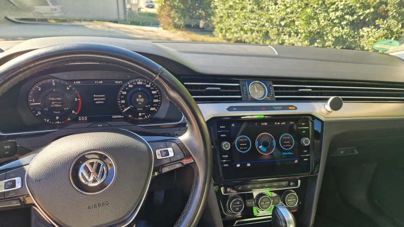 VW Passat, снимка 13 - Автомобили и джипове - 48024125