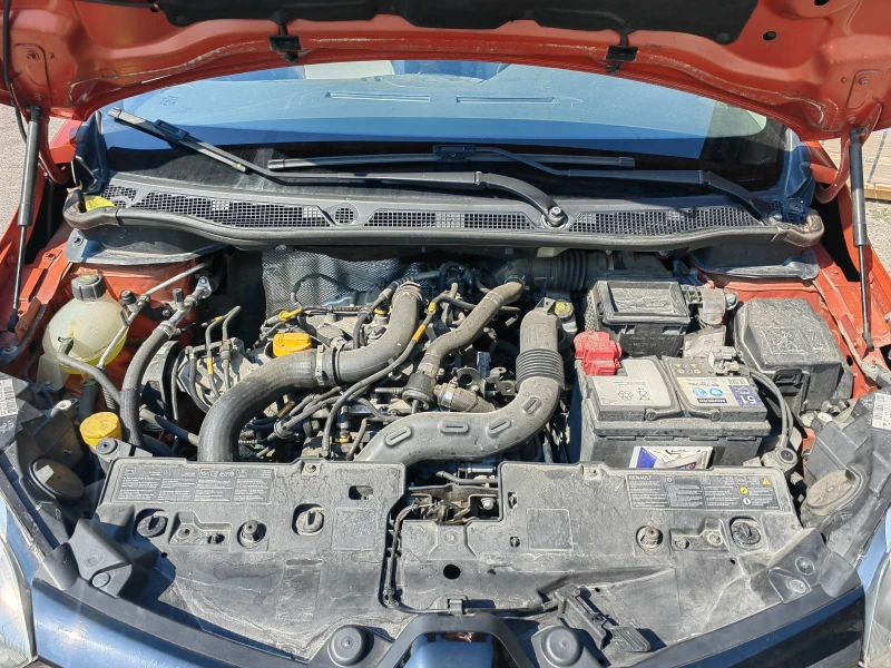 Renault Captur, снимка 9 - Автомобили и джипове - 51792736