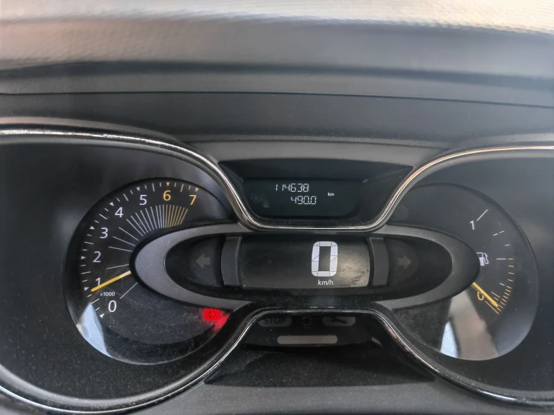 Renault Captur, снимка 5 - Автомобили и джипове - 51792736