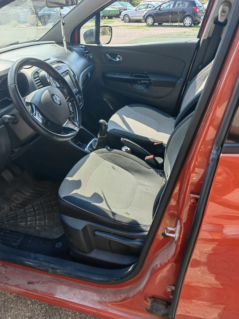 Renault Captur, снимка 7 - Автомобили и джипове - 51792736