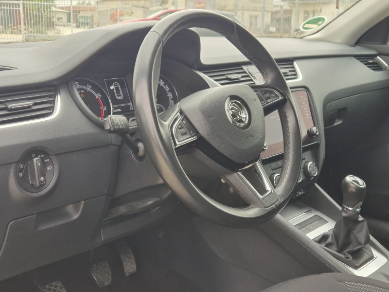 Skoda Octavia 1.5TSI NAVI KAMERA, снимка 5 - Автомобили и джипове - 51835335