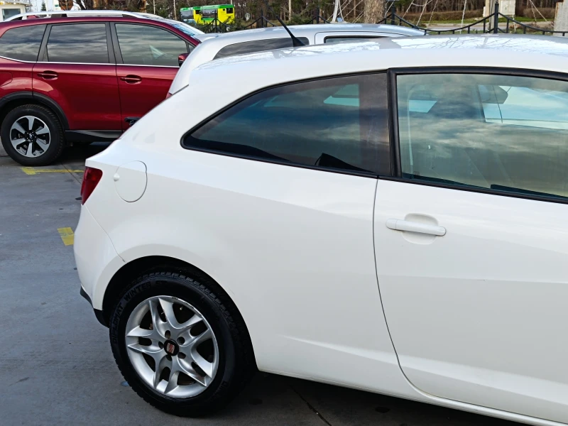 Seat Ibiza Sport Coupe, снимка 3 - Автомобили и джипове - 53053961