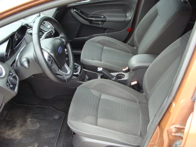 Ford Fiesta 1.0ekobust, снимка 9 - Автомобили и джипове - 54998779