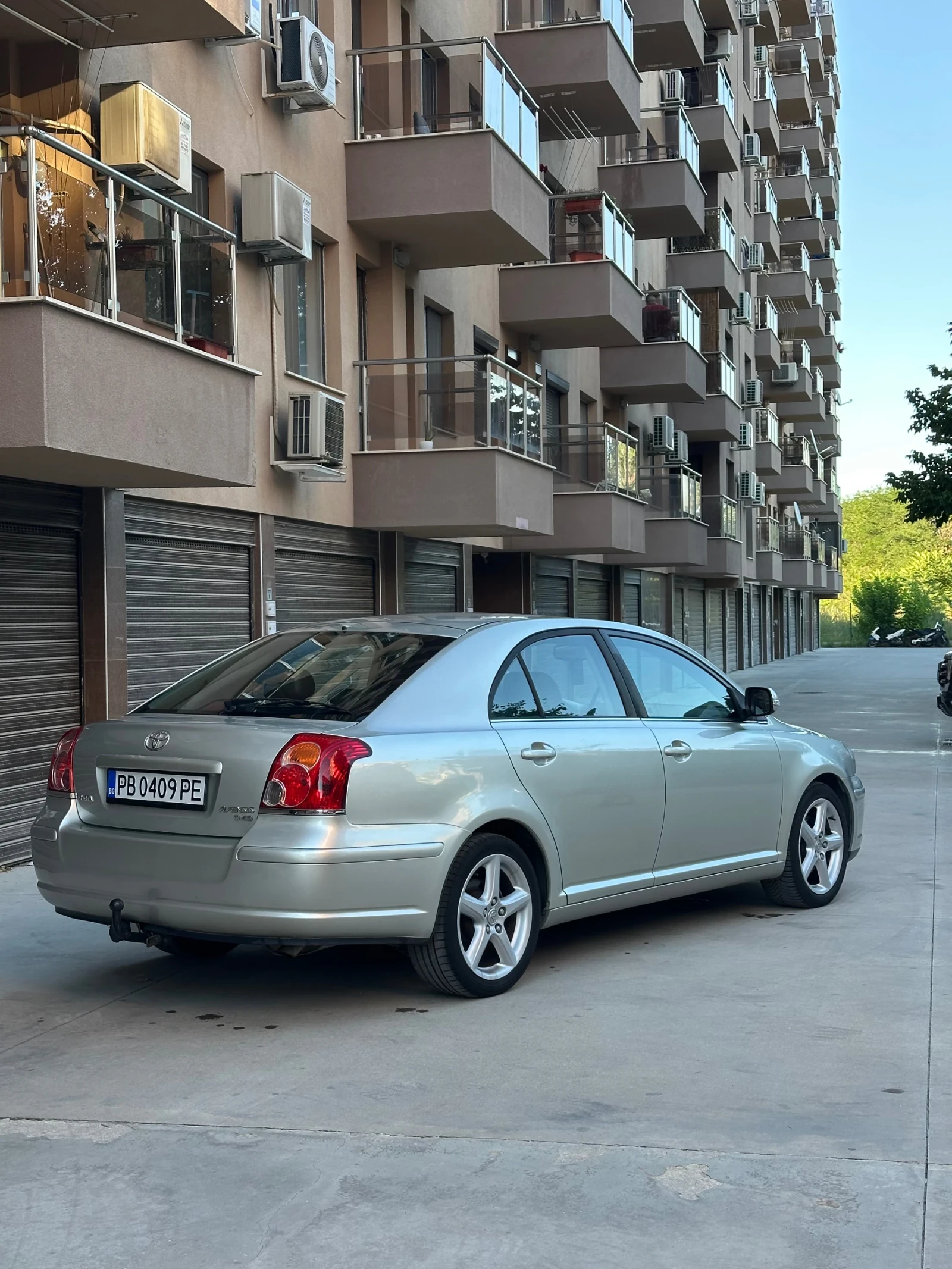 Toyota Avensis D-4D 2.2 (150К.с) - изображение 6