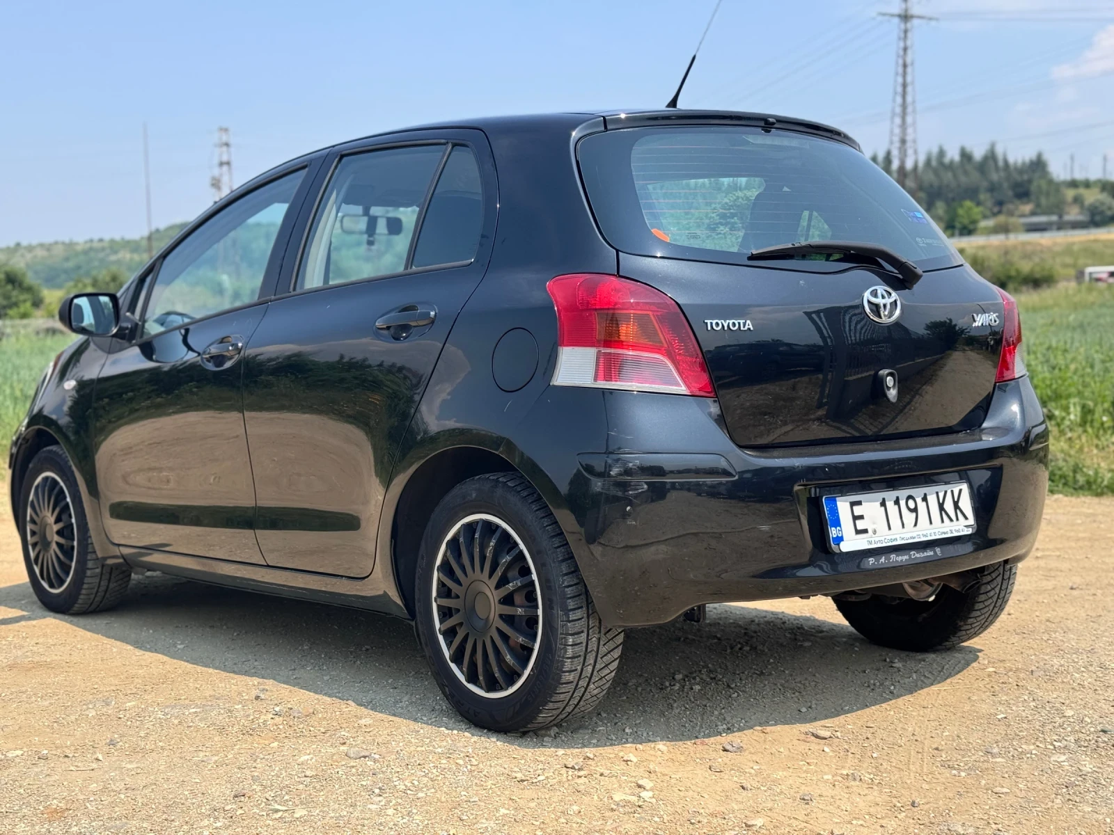 Toyota Yaris 1.4d4d - изображение 4