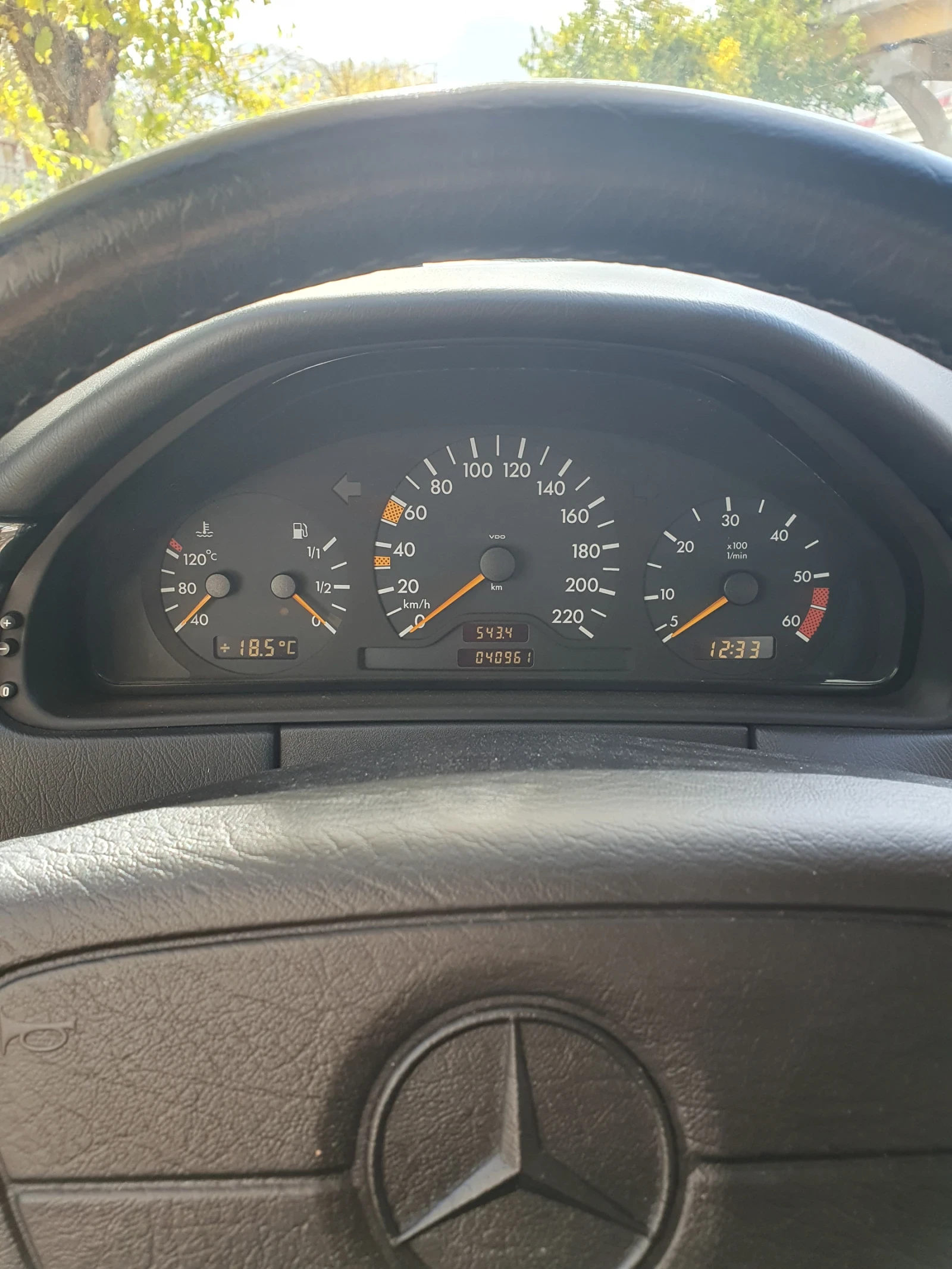Mercedes-Benz E 250 W210 - изображение 9