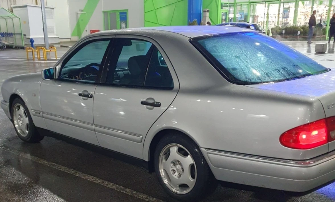 Mercedes-Benz E 250 W210 - изображение 8