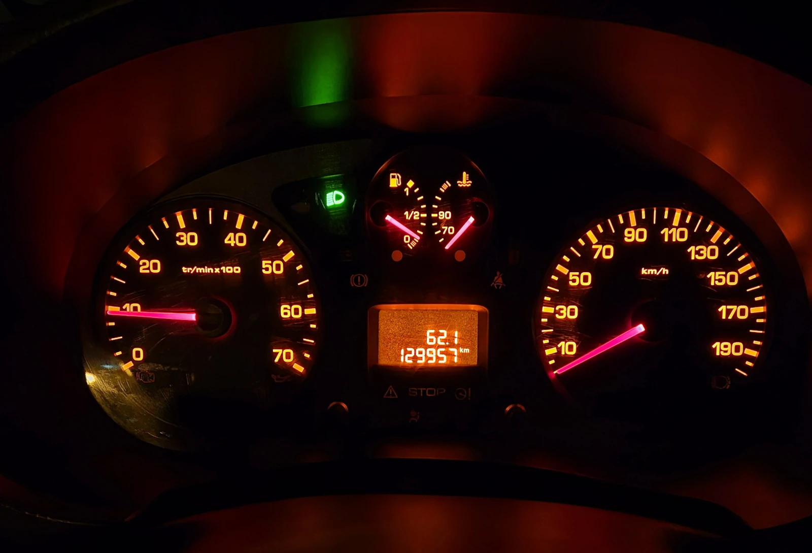 Peugeot Partner 1.6i Webasto, снимка 8 - Автомобили и джипове - 53631678