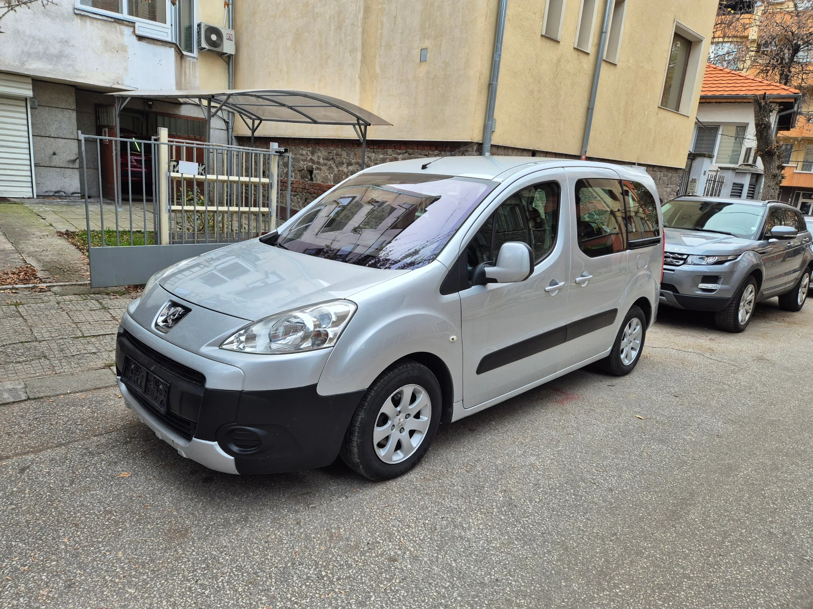 Peugeot Partner 1.6i Webasto, снимка 2 - Автомобили и джипове - 53631678