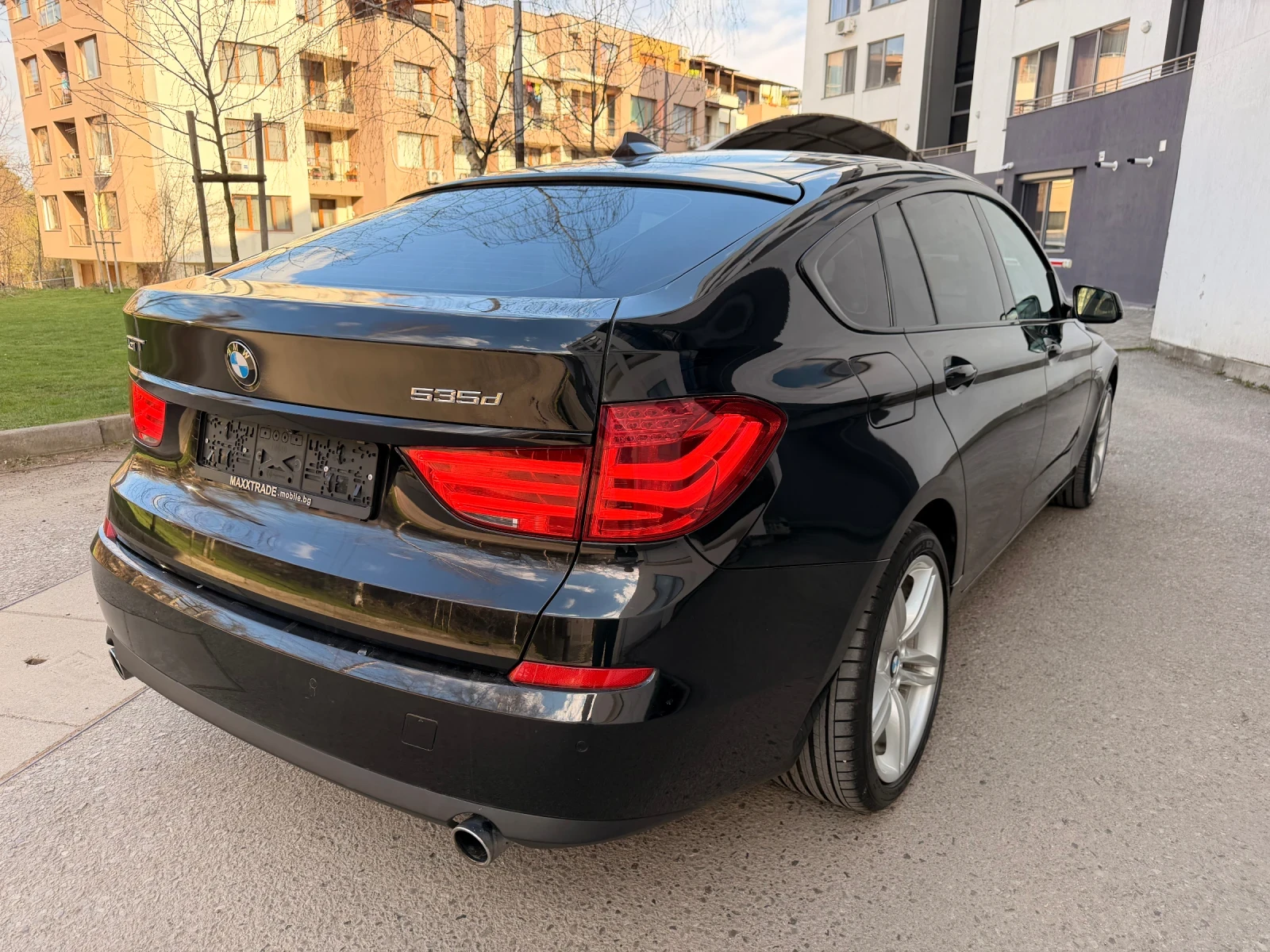 BMW 5 Gran Turismo 3.5d / DIGITAL / X-DRIVE, снимка 7 - Автомобили и джипове - 54128012