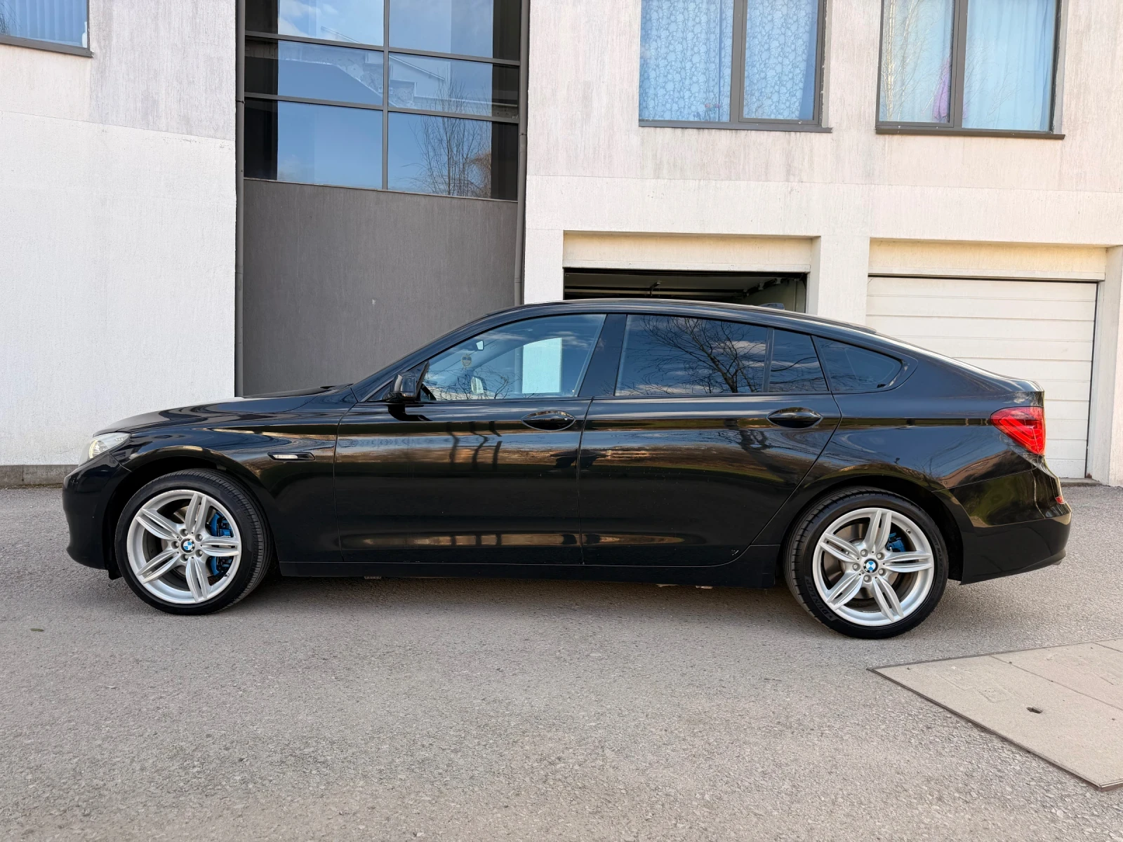 BMW 5 Gran Turismo 3.5d / DIGITAL / X-DRIVE, снимка 4 - Автомобили и джипове - 54128012