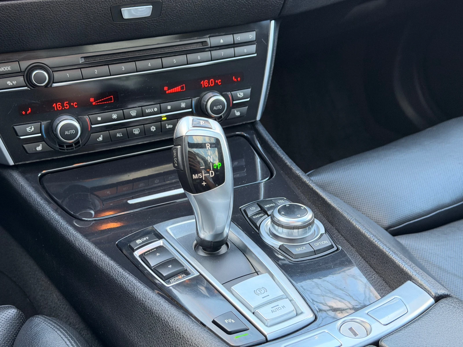 BMW 5 Gran Turismo 3.5d / DIGITAL / X-DRIVE, снимка 14 - Автомобили и джипове - 54128012