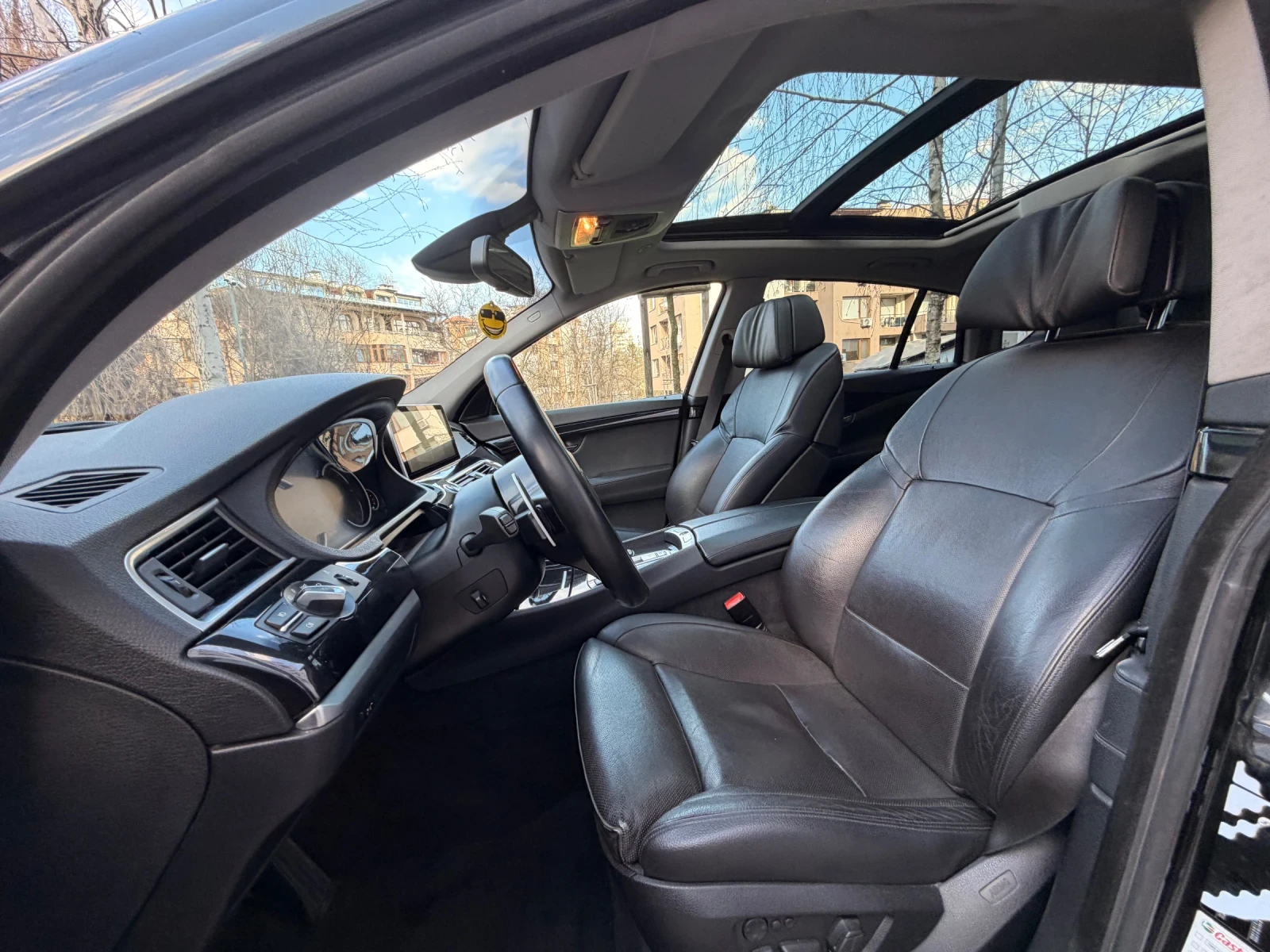 BMW 5 Gran Turismo 3.5d / DIGITAL / X-DRIVE, снимка 10 - Автомобили и джипове - 54128012