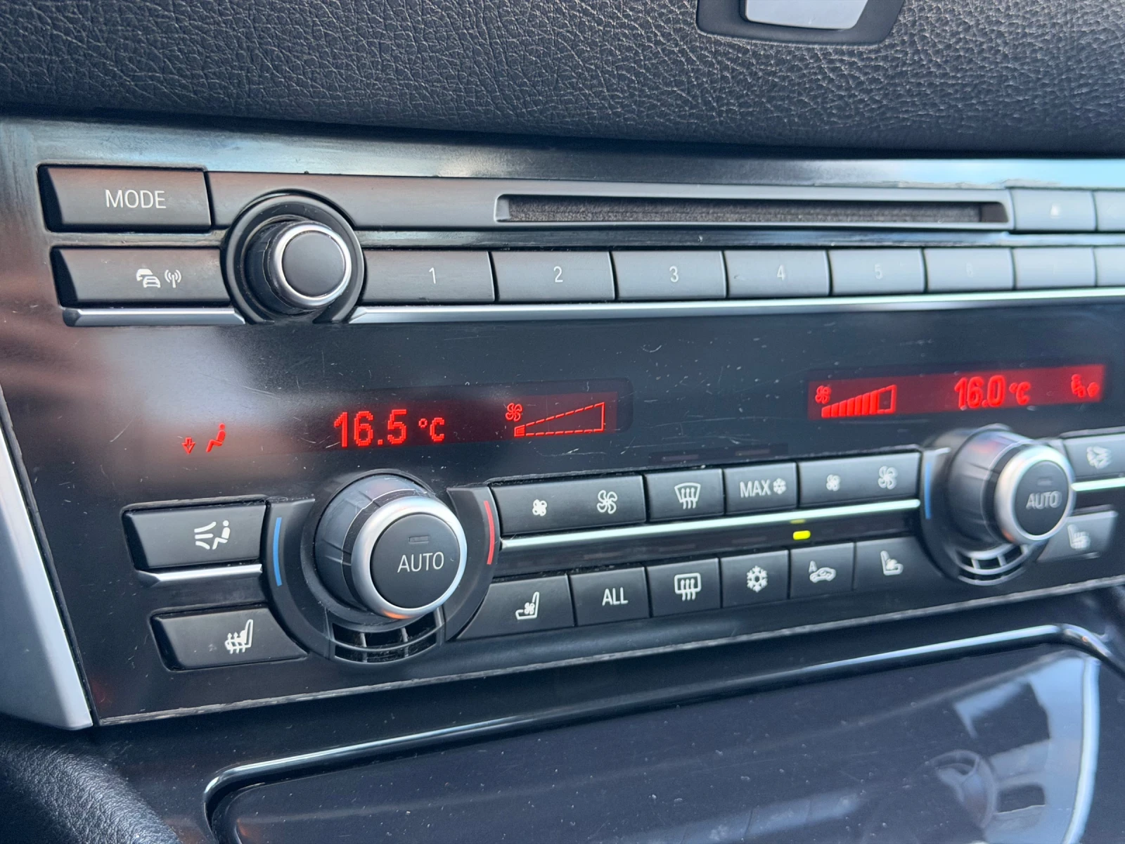 BMW 5 Gran Turismo 3.5d / DIGITAL / X-DRIVE, снимка 16 - Автомобили и джипове - 54128012