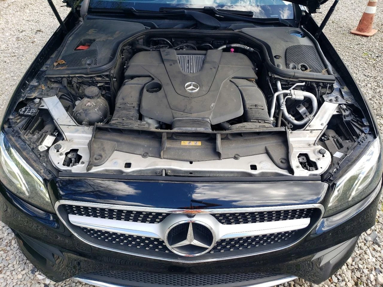 Mercedes-Benz E 400 4MATIC AMG PKG| BURMESTER| MULTIBEAM| ПОДГРЕВ, снимка 11 - Автомобили и джипове - 54381027