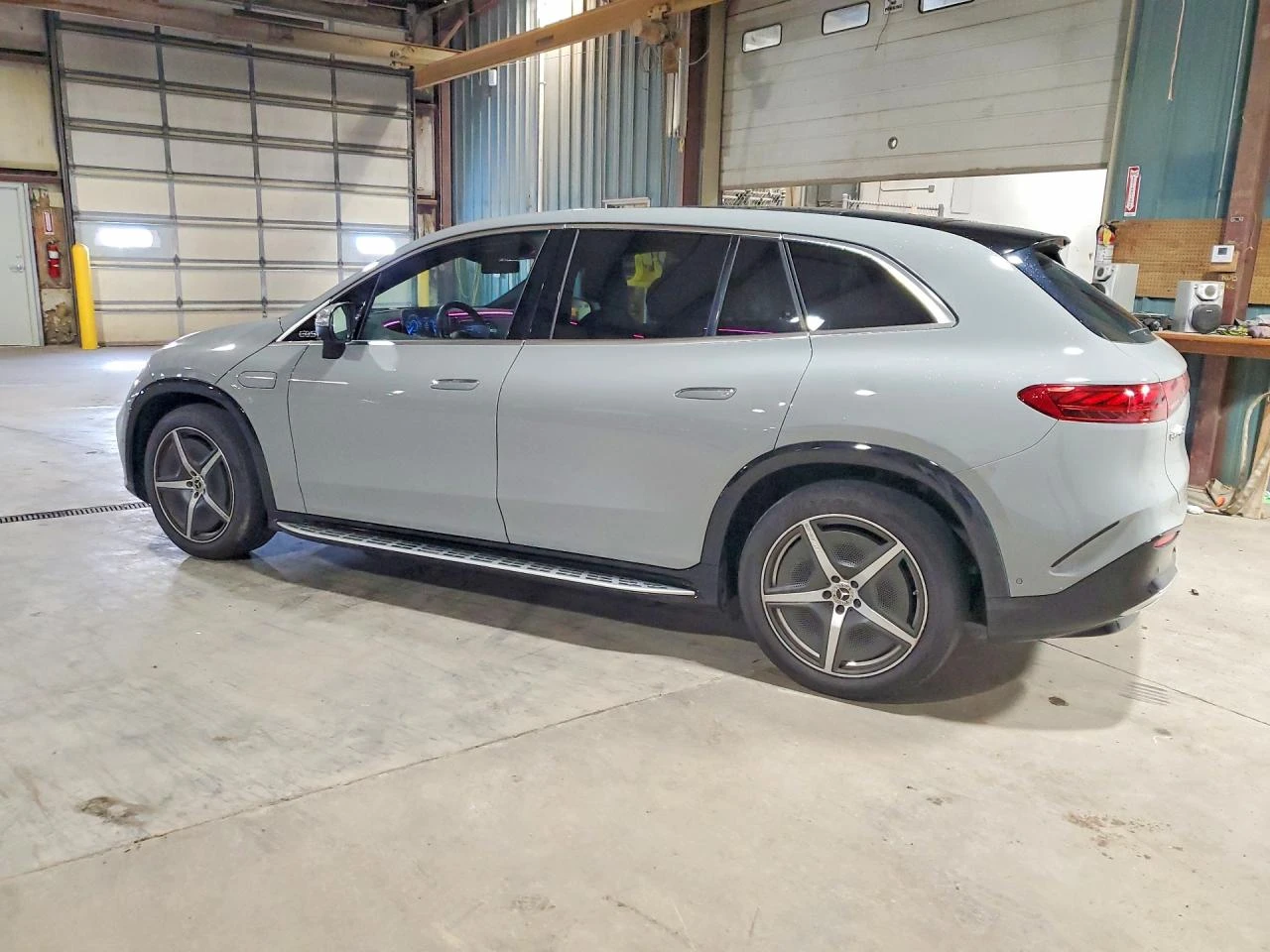 Mercedes-Benz EQS SUV 450 4MATIC AMG PKG | Mobile.bg � ����������� 2