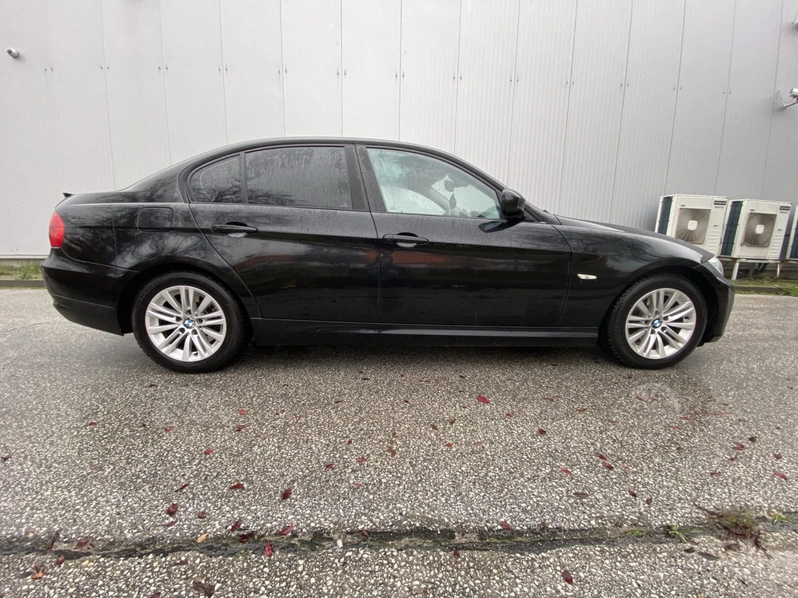 BMW 320 2.0iLCI, снимка 8 - Автомобили и джипове - 54556368