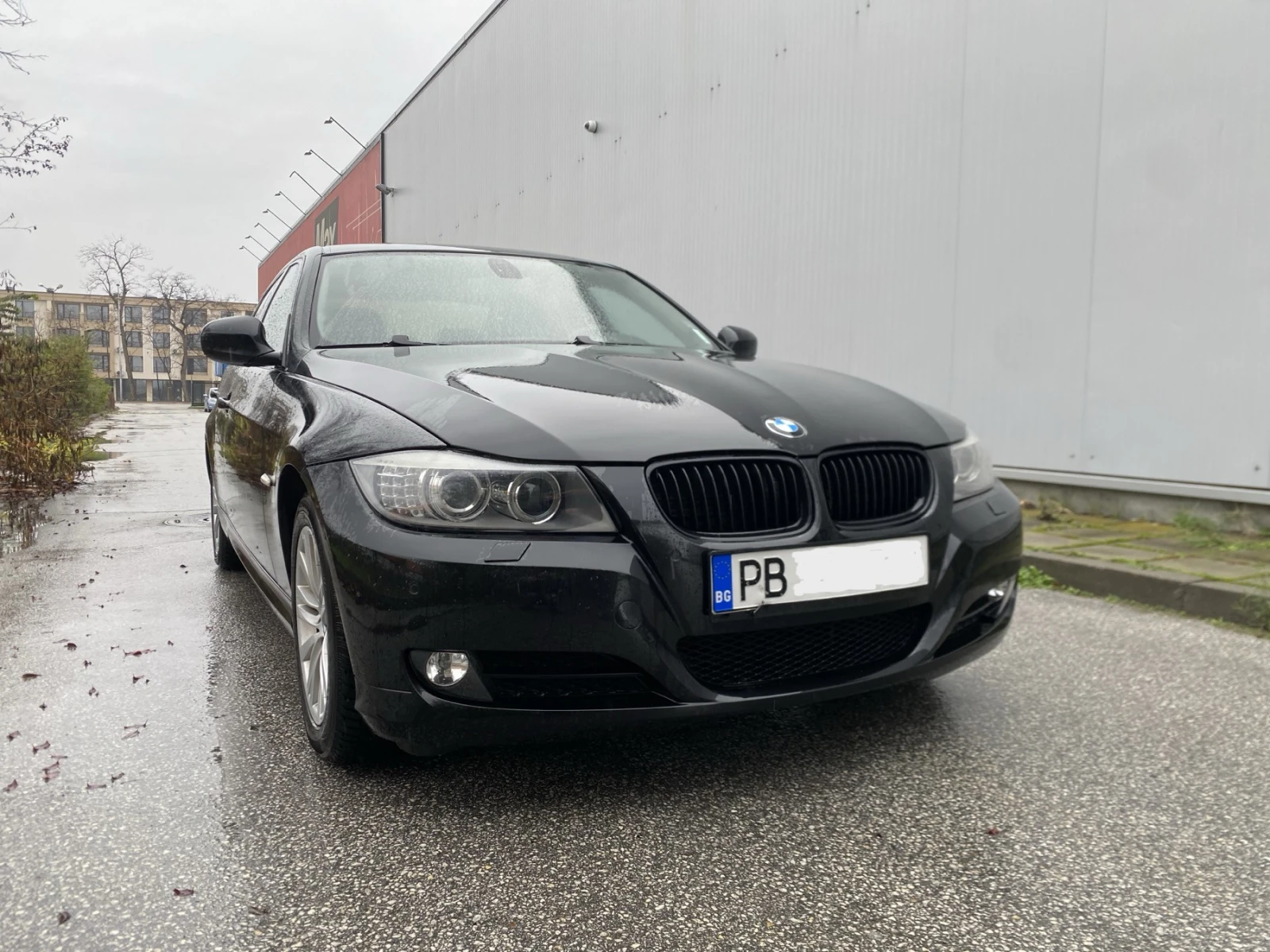 BMW 320 2.0iLCI, снимка 10 - Автомобили и джипове - 54556368