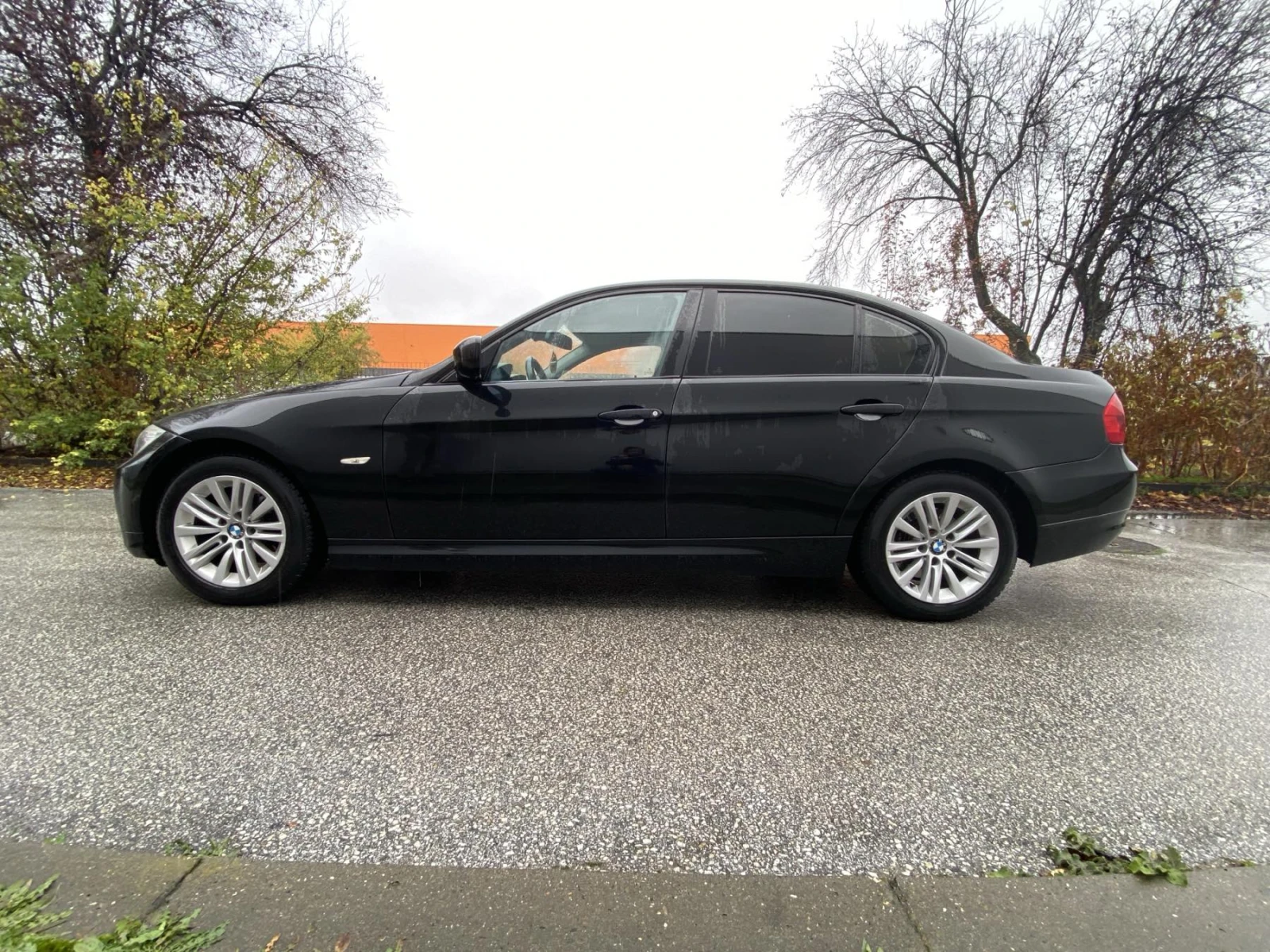 BMW 320 2.0iLCI, снимка 5 - Автомобили и джипове - 54556368