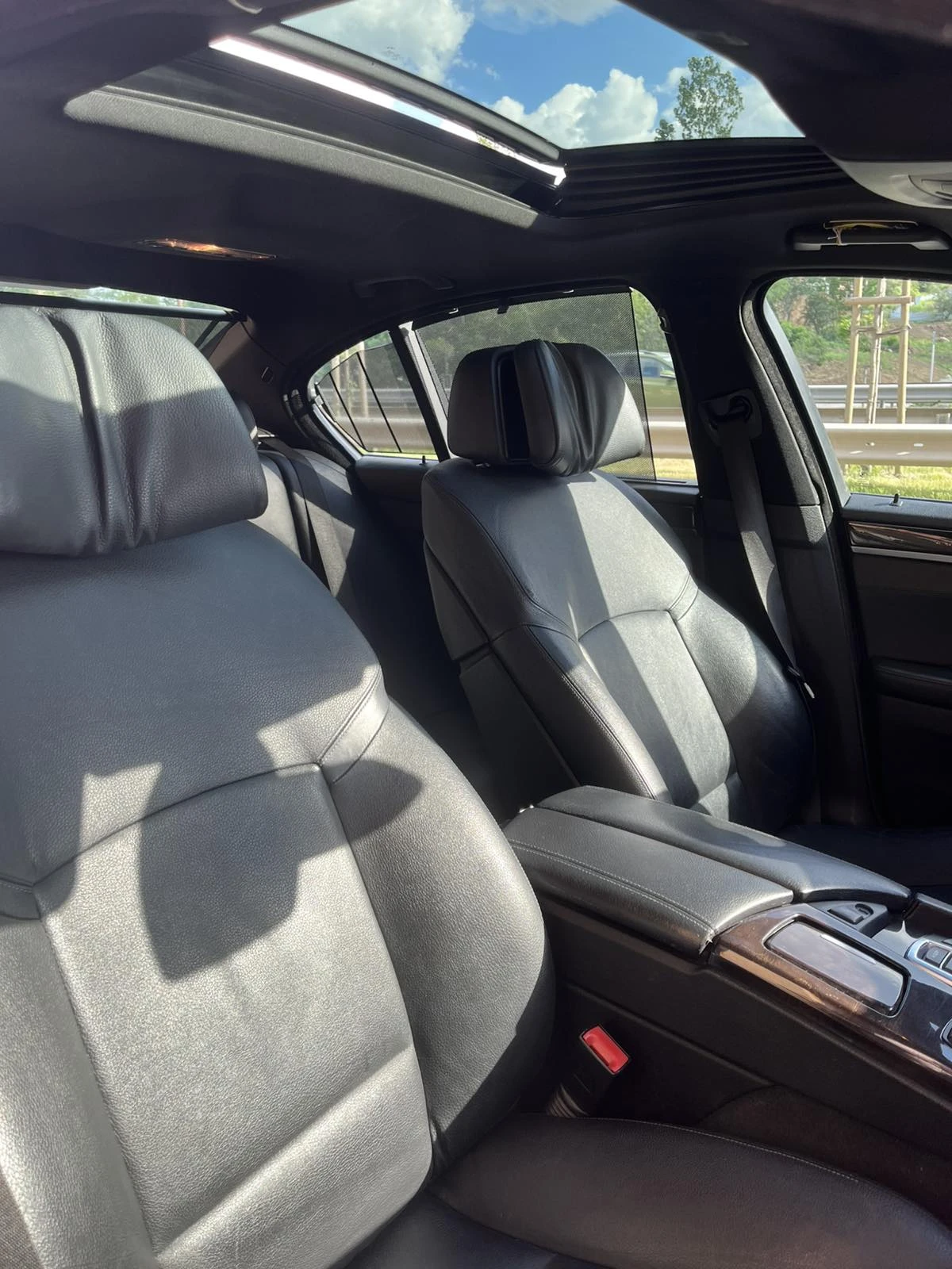 BMW 530 COMFORT/PANO/HEAD-UP/SOFTCLOSE/KEYLESS/DISTRONIC, снимка 13 - Автомобили и джипове - 54741246