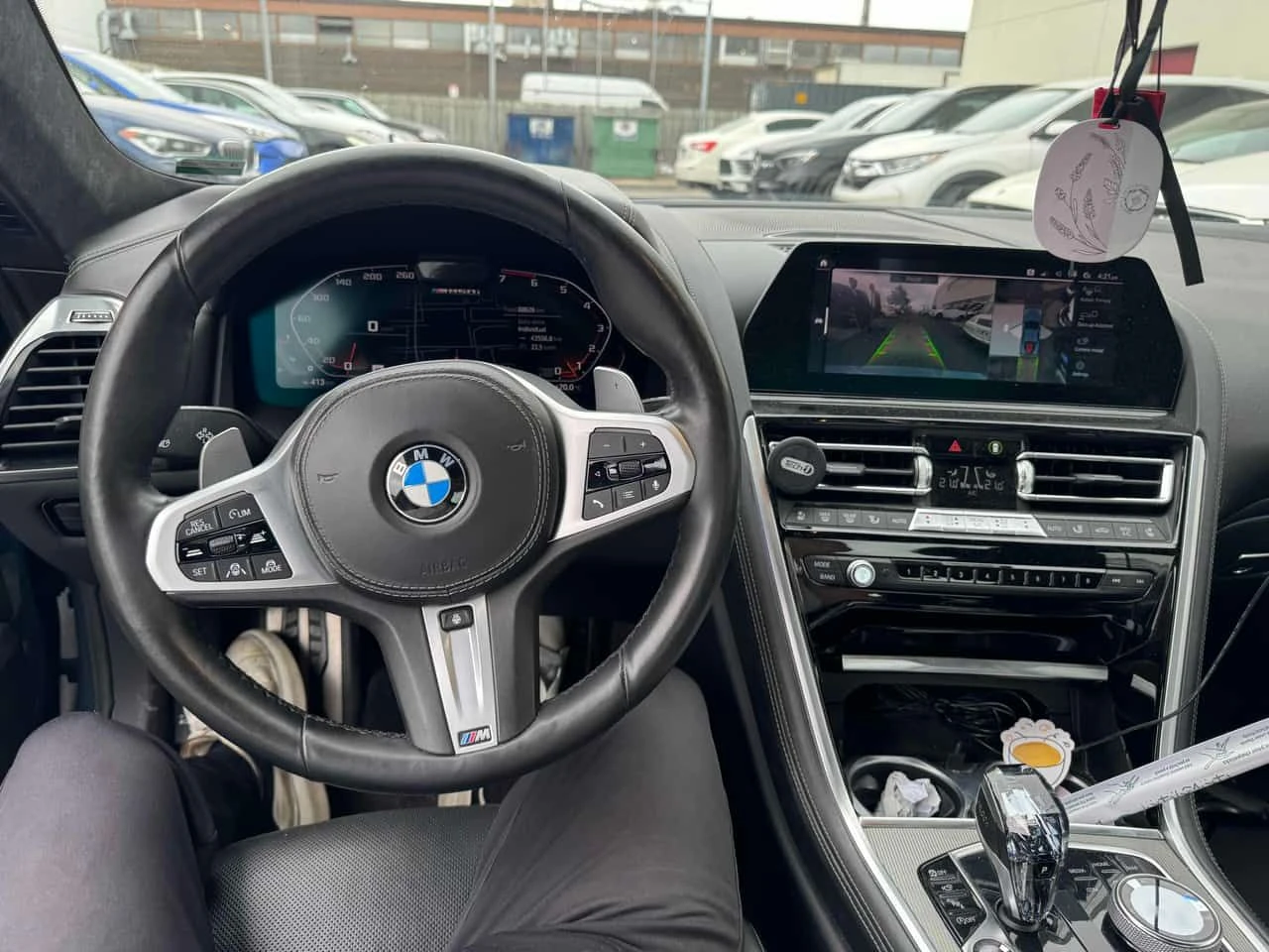 BMW 850 M850i xDrive | CARFAX | БЕЗ ПЪРВОНАЧАЛНА ВНОСКА, снимка 10 - Автомобили и джипове - 55053878