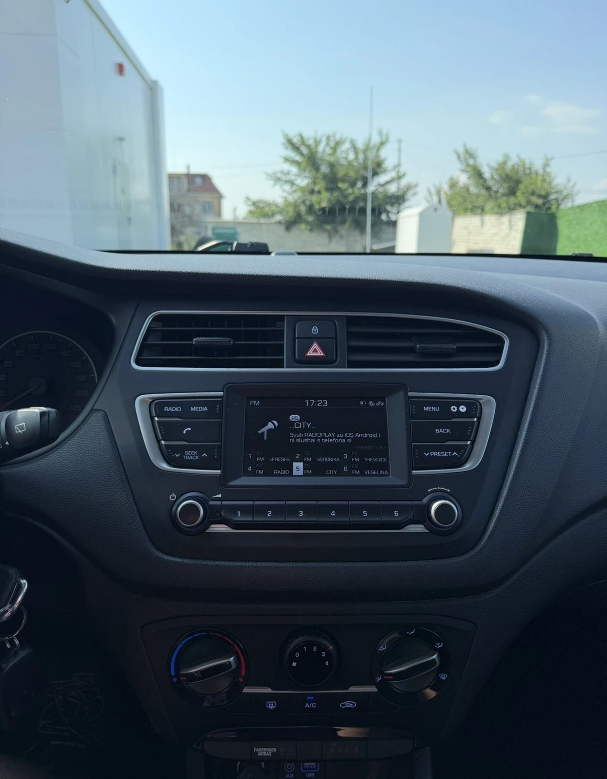 Hyundai I20 1.2i facelift , снимка 7 - Автомобили и джипове - 55162788