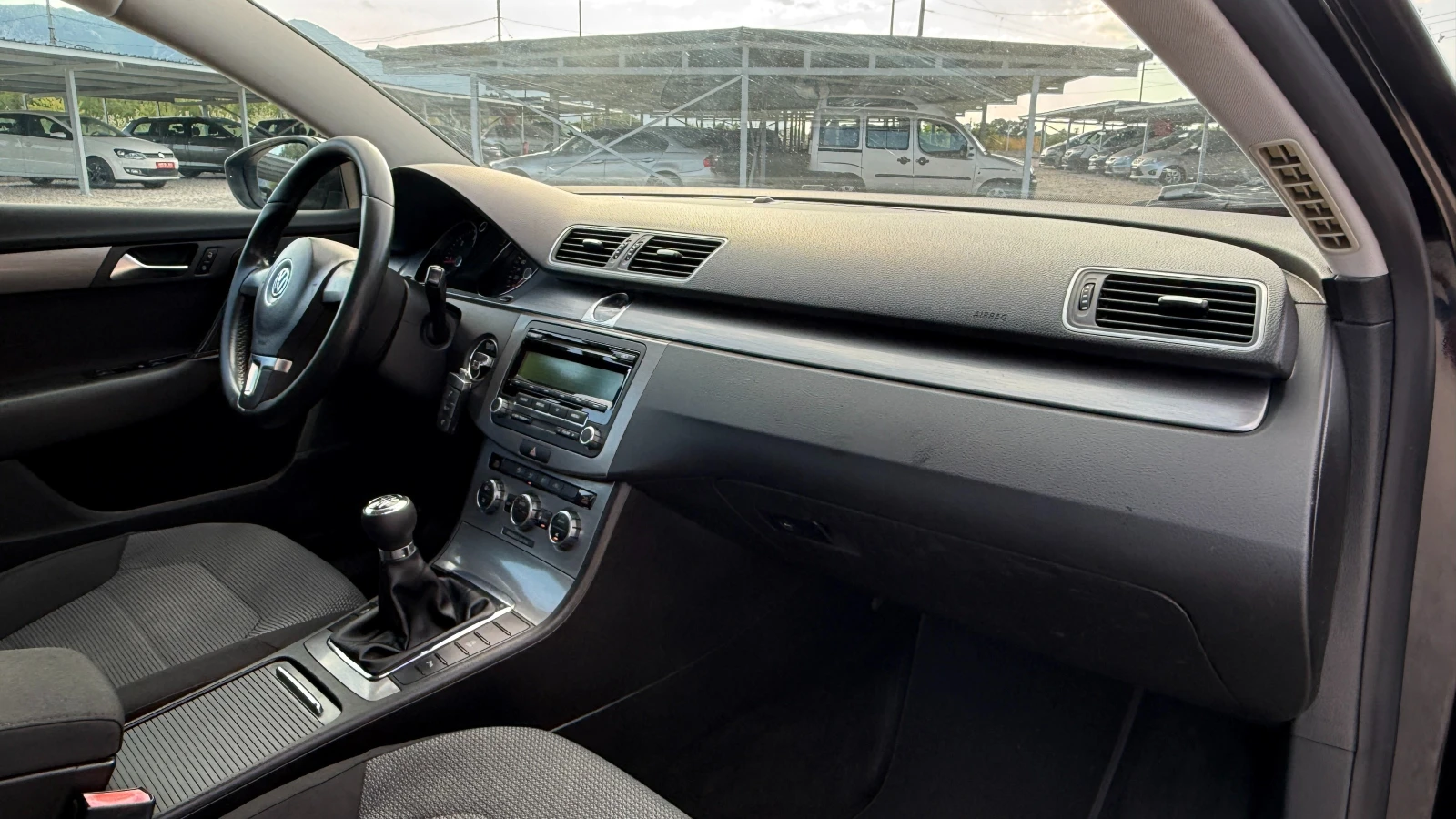 VW Passat 2.0TDI-140кс-6скорости/EURO 5B/НОВ ВНОС ОТ ИТАЛИЯ, снимка 14 - Автомобили и джипове - 55449107