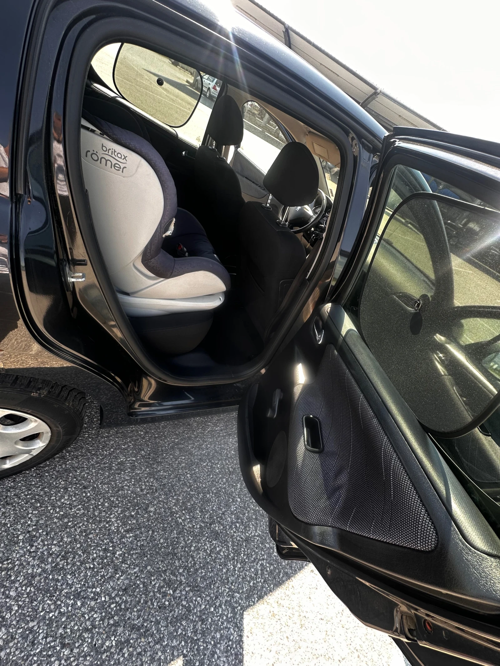 Peugeot 207 1, 4 vti, снимка 11 - Автомобили и джипове - 55619309