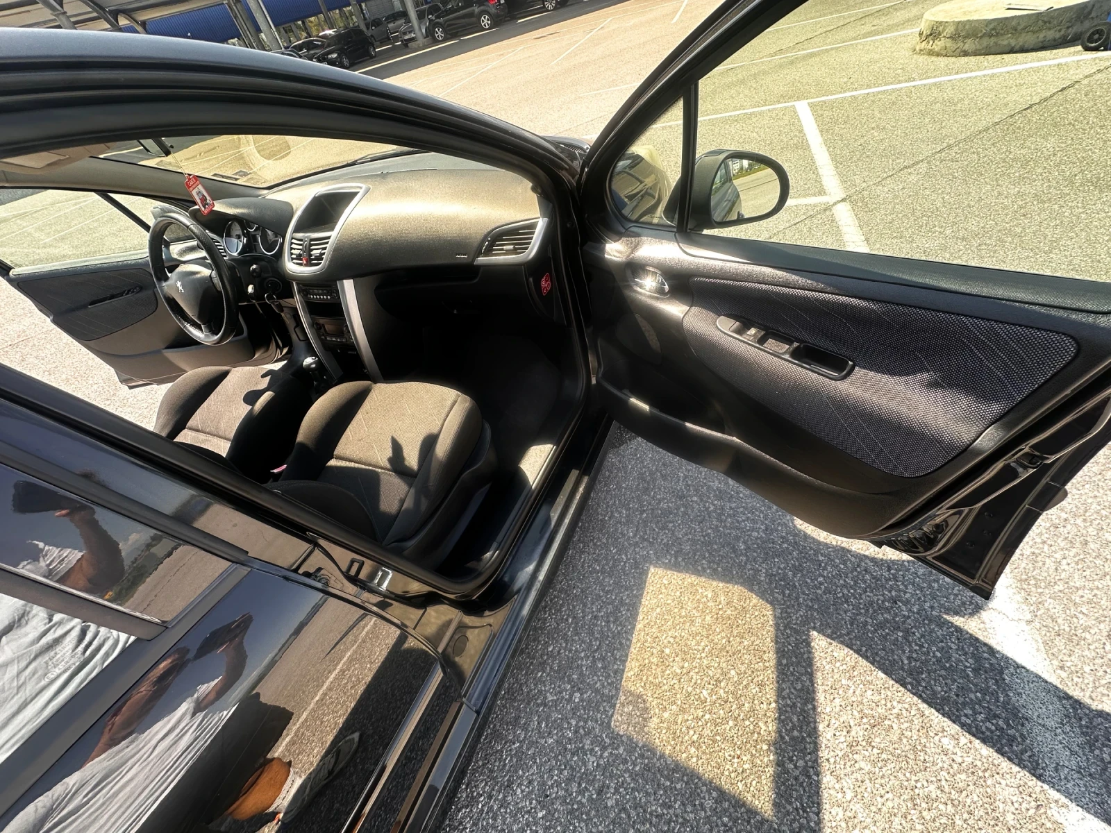 Peugeot 207 1, 4 vti, снимка 10 - Автомобили и джипове - 55619309