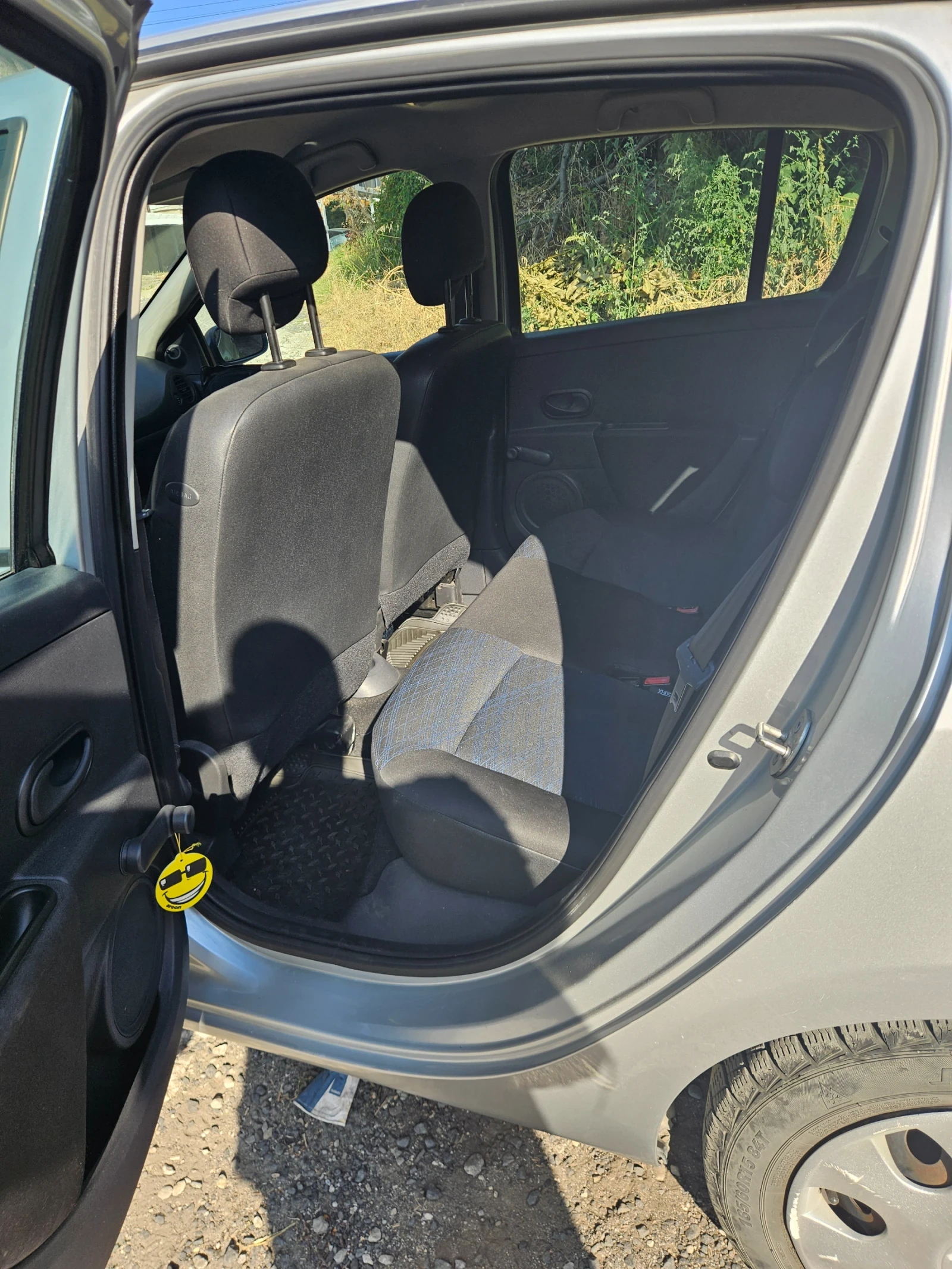 Renault Clio Clio3, снимка 7 - Автомобили и джипове - 55775561