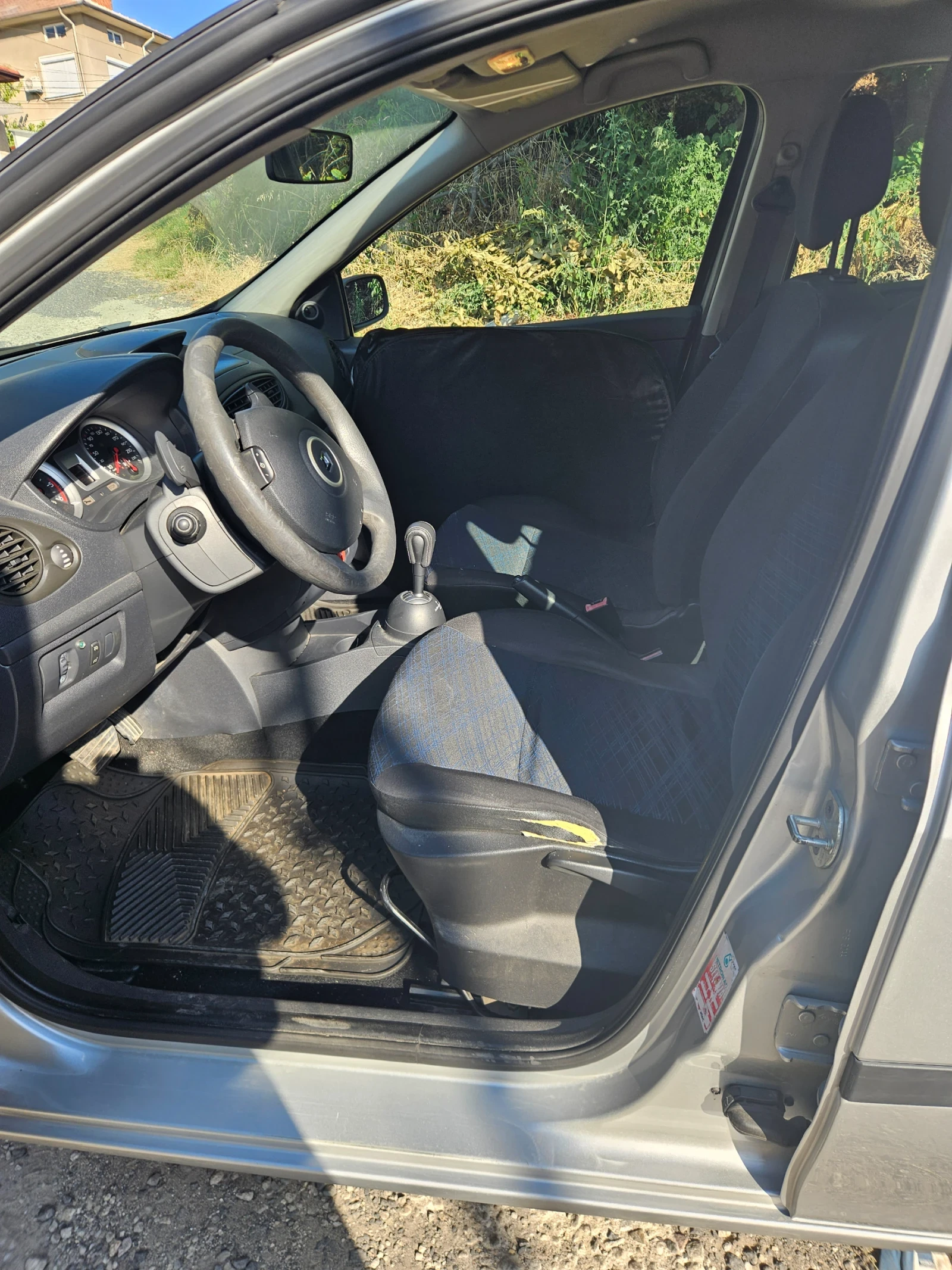 Renault Clio Clio3, снимка 8 - Автомобили и джипове - 55775561