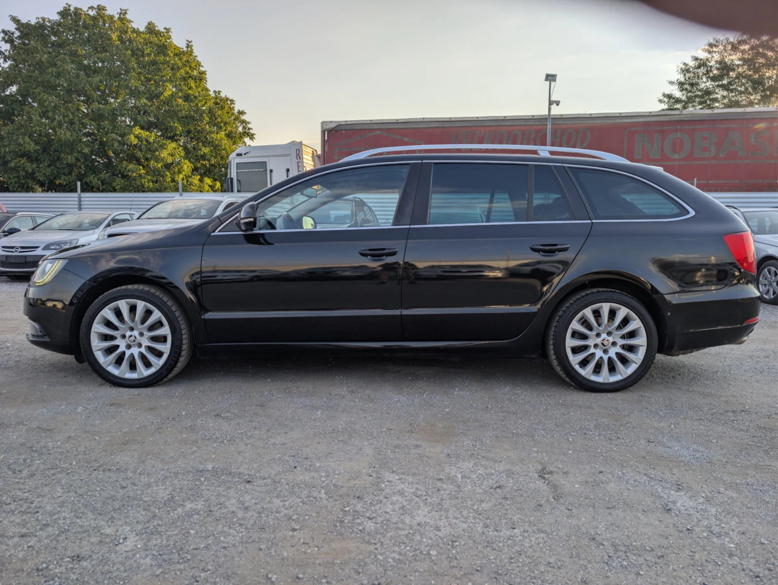 Skoda Superb 2.0TDI 170к.с FULL FULL FULL, снимка 3 - Автомобили и джипове - 56163389