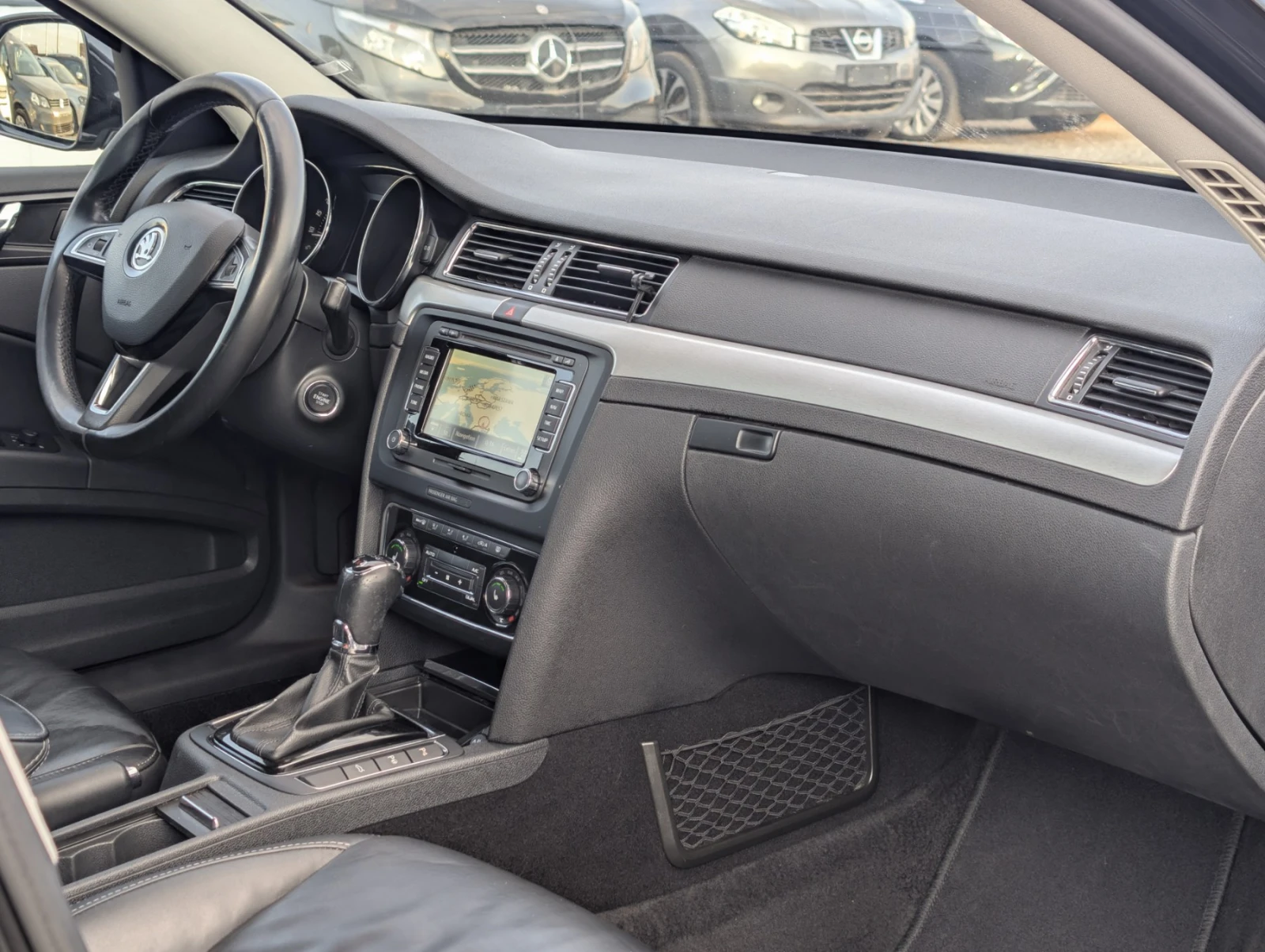 Skoda Superb 2.0TDI 170к.с FULL FULL FULL, снимка 13 - Автомобили и джипове - 56163389
