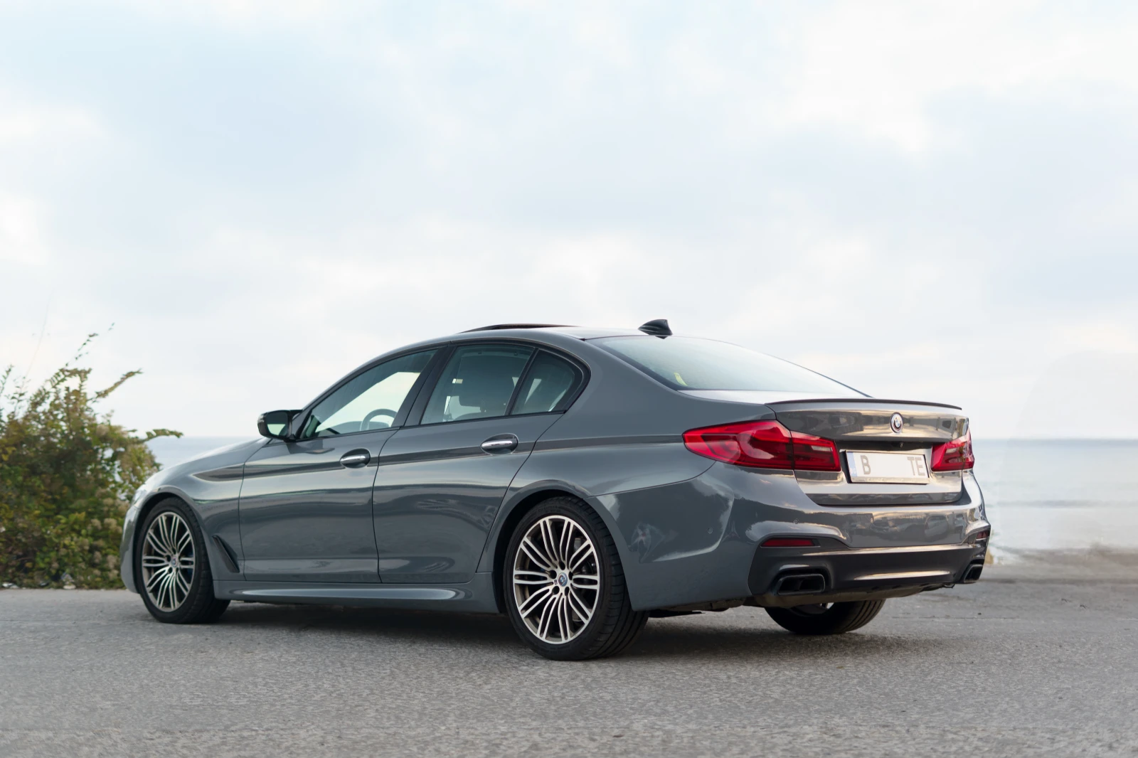 BMW 550 BMW M550i xDrive | Bowers & Wilkins | ����� | HUD | Mobile.bg � ����������� 4